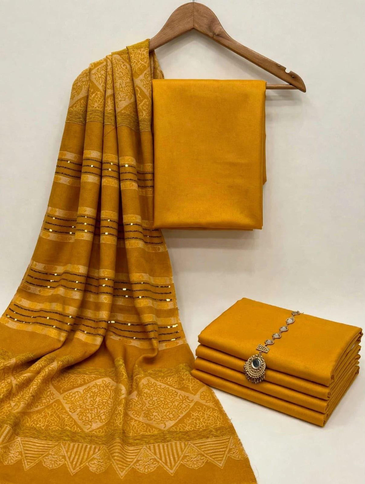 *BAROSHA JACQUARD PASHMINA WOOL SHAWL WITH MARINA DHANAK UNSTITCHED 3pc*